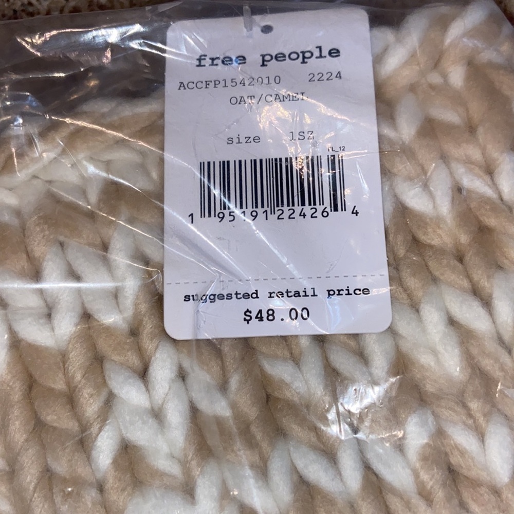 🆕Free People Cozy Up Color Block Pom Beanie - Picture 3 of 4